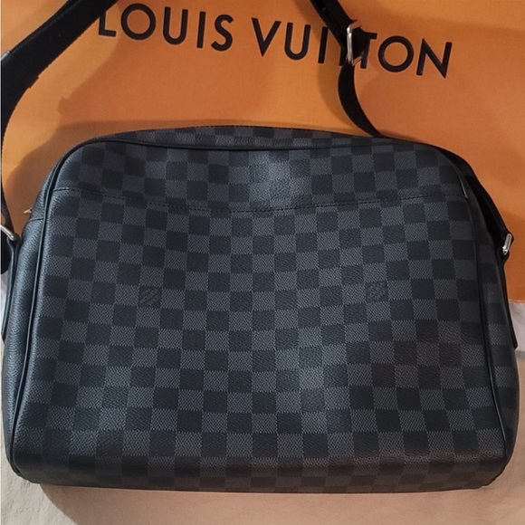 Louis Vuitton Damier Graphite Messenger bag - Picture 3 of 7